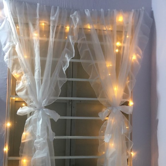 Sticky or Pierced Curtains - Picture 1 of 5